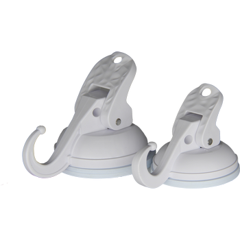 Einfach anhänglich
Schluss mit der Frage, wohin das Handtuch, den Waschbeutel oder die Wechselklamotten, wenn man im Duschraum steht. Der mobile HANG+GO Saughaken einfach an die Wand, Kacheln oder irgendeine glatte Fläche anklicken und schon hat man eine saubere Lösung. Zusätzliche Löcher bieten dazu clevere Möglichkeiten für die Befestigung von Schnüren und Mini-Karabinern. Die Haltekraft ist so gut, dass man sogar die gusseiserne Pfanne im Caravan aufhängen kann. Die kleinen Helfer sind vielseitig und ein Muss auf jeder Tour, Reise oder Expedition.
Gewicht / Grösse: 47 g / 58×43 mm